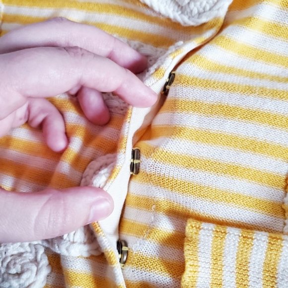 ANTHROPOLOGIE Sparrow Loose Lines Yellow Sweater M - Picture 5 of 8